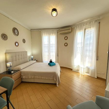 Alojamiento Nuevo Valenci Barcellona Esterno foto
